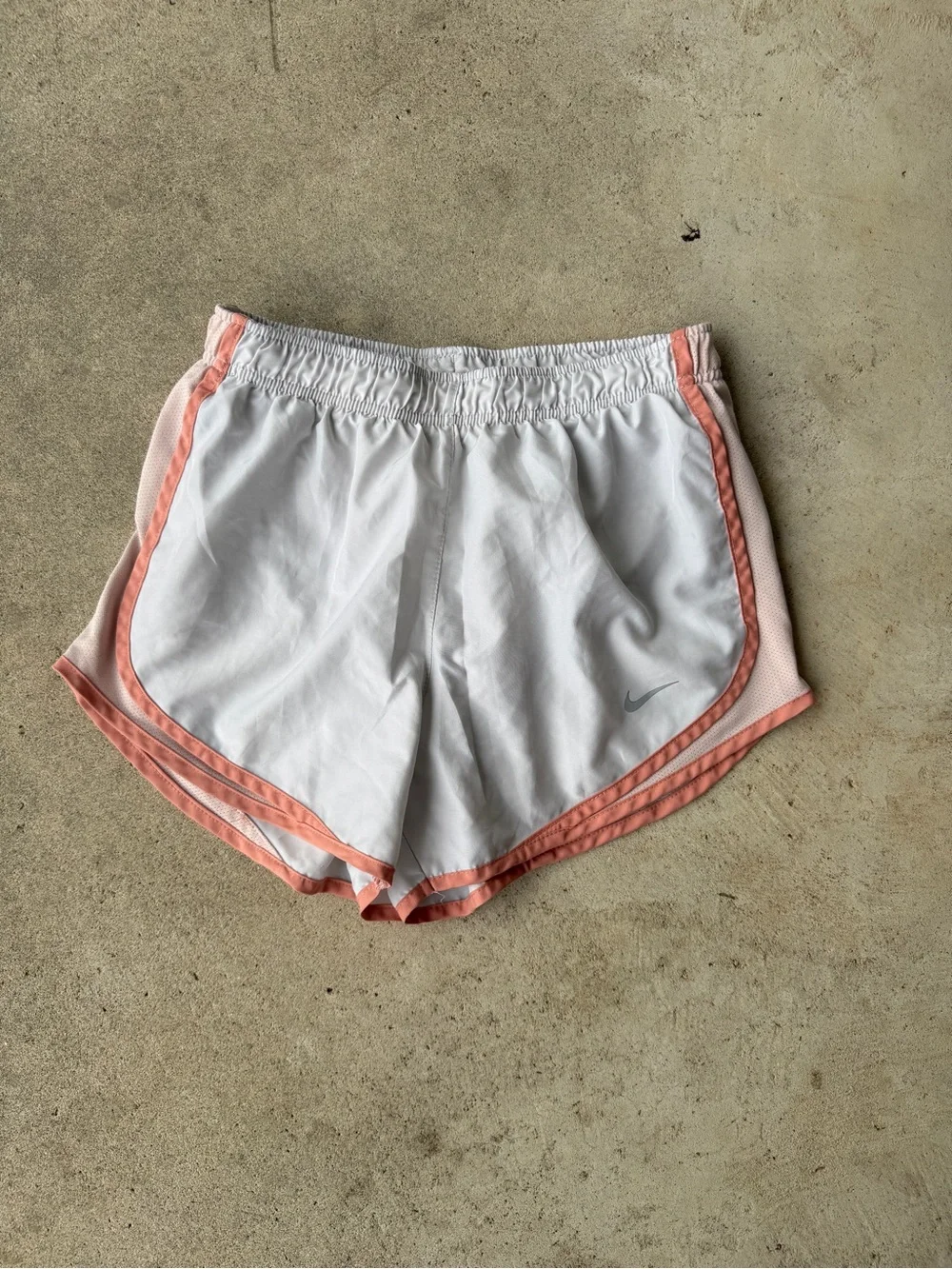 Nike Dri-FIT Women’s Running Athletic Shorts White Pink Trim Size Small